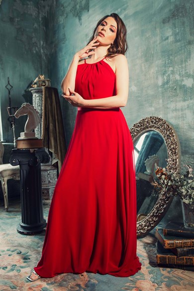 S56716-13CARMENCarmen Kırmızı Saten Bantlı Uzun Abiye Elbise