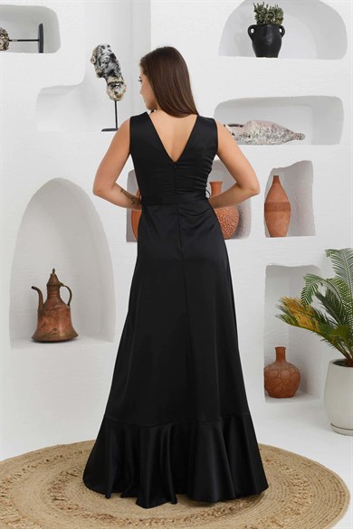 S56893-27CARMENCarmen Siyah Saten Yırtmaçlı Uzun Abiye Elbise